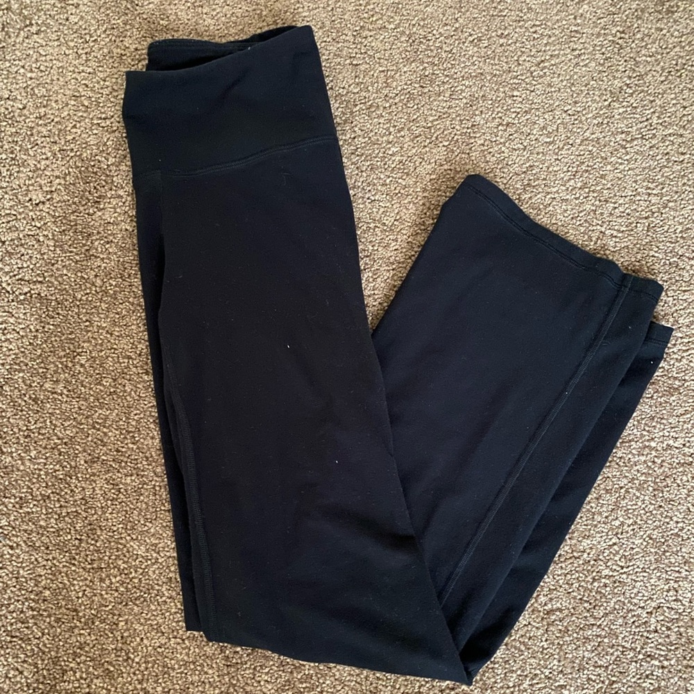 Black yoga pants 🌚